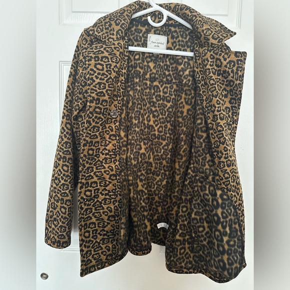 Leopard Print Double-Breasted Jacket - Picture 5 of 11